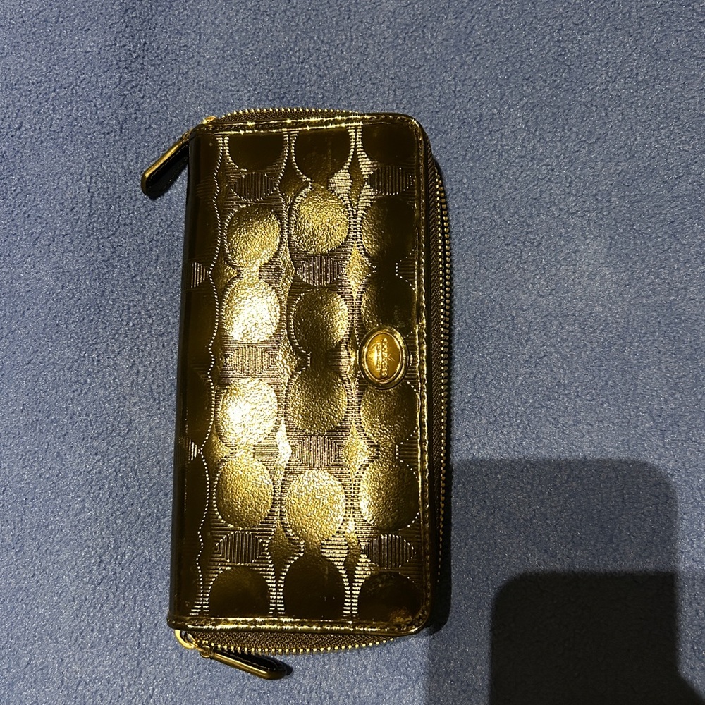 Too many wallets